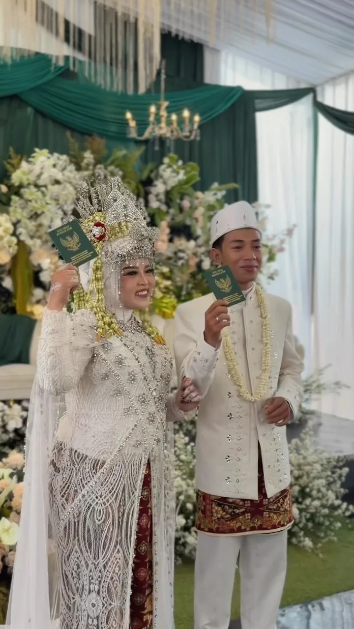 Pernikahan Isna dan Fiqih